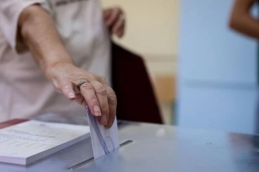 Αυτοδιοικητικές εκλογές: Ανοιξαν οι κάλπες για τον δεύτερο γύρο – Ποιοι δήμοι και περιφέρειες κρίνονται