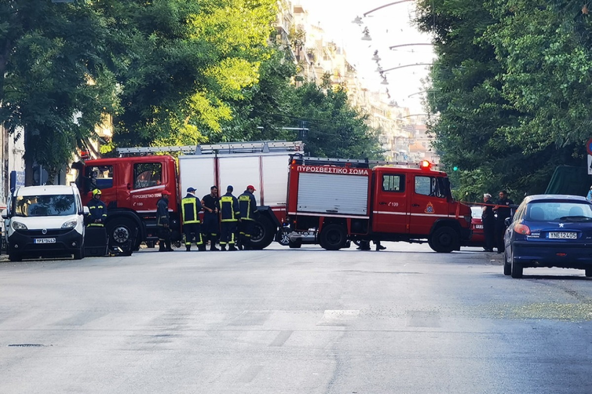 Έκρηξη μετά από τηλεφώνημα για βόμβα στην Τεκτονική Στοά στην Αχαρνών