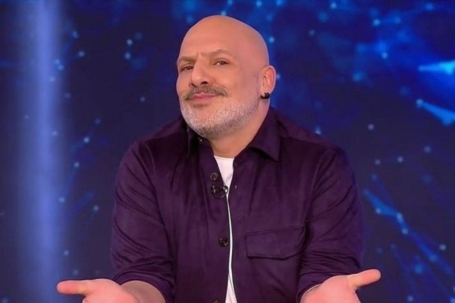 Νίκος Μουτσινάς για Super Κατερίνα: «Φτάνει, έλεος, γκώσαμε… είναι φρικτή τηλεόραση»