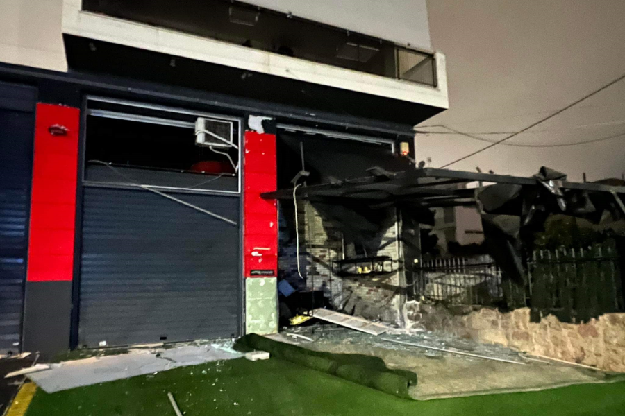 Έκρηξη σε πλυντήριο αυτοκινήτων στη Γλυφάδα