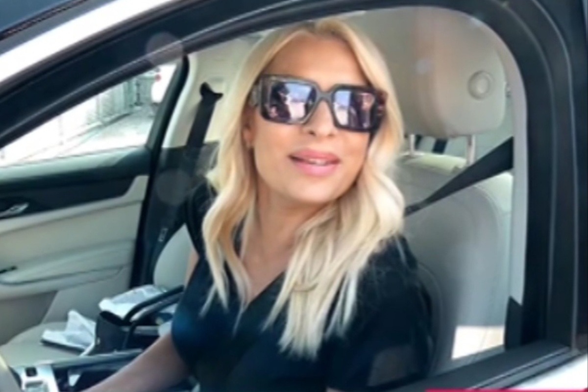 Ελένη Μενεγάκη: Αυτός είναι ο λόγος για τον οποίο βρέθηκε στο Λονδίνο για 1,5 μέρα