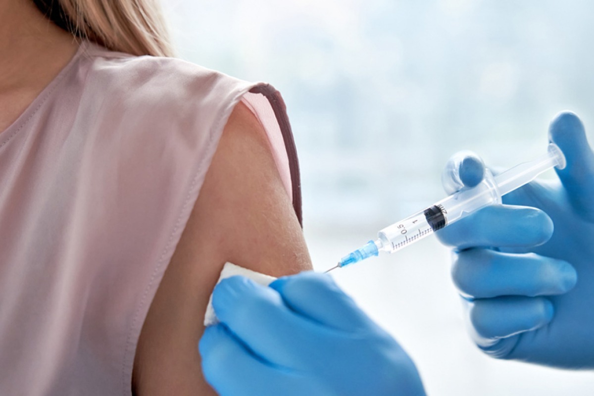 ΕΟΦ: Tι έδειξαν οι «Κίτρινες Κάρτες» για τα εμβόλια κατά του κορωνοϊού