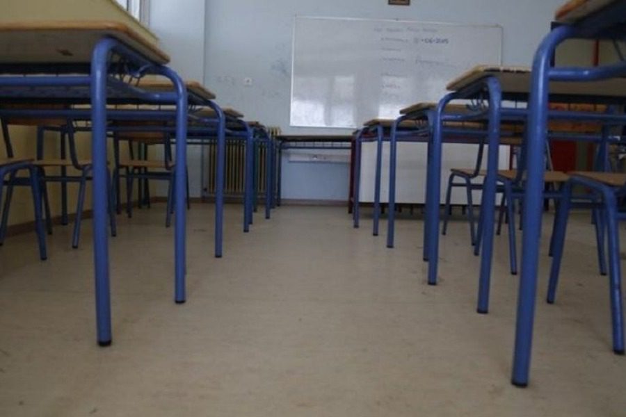 Εικόνες ντροπής σε σχολείο της Θεσσαλονίκης την ώρα του μαθήματος ‑ Εισβολή και τραυματισμός καθηγήτριας