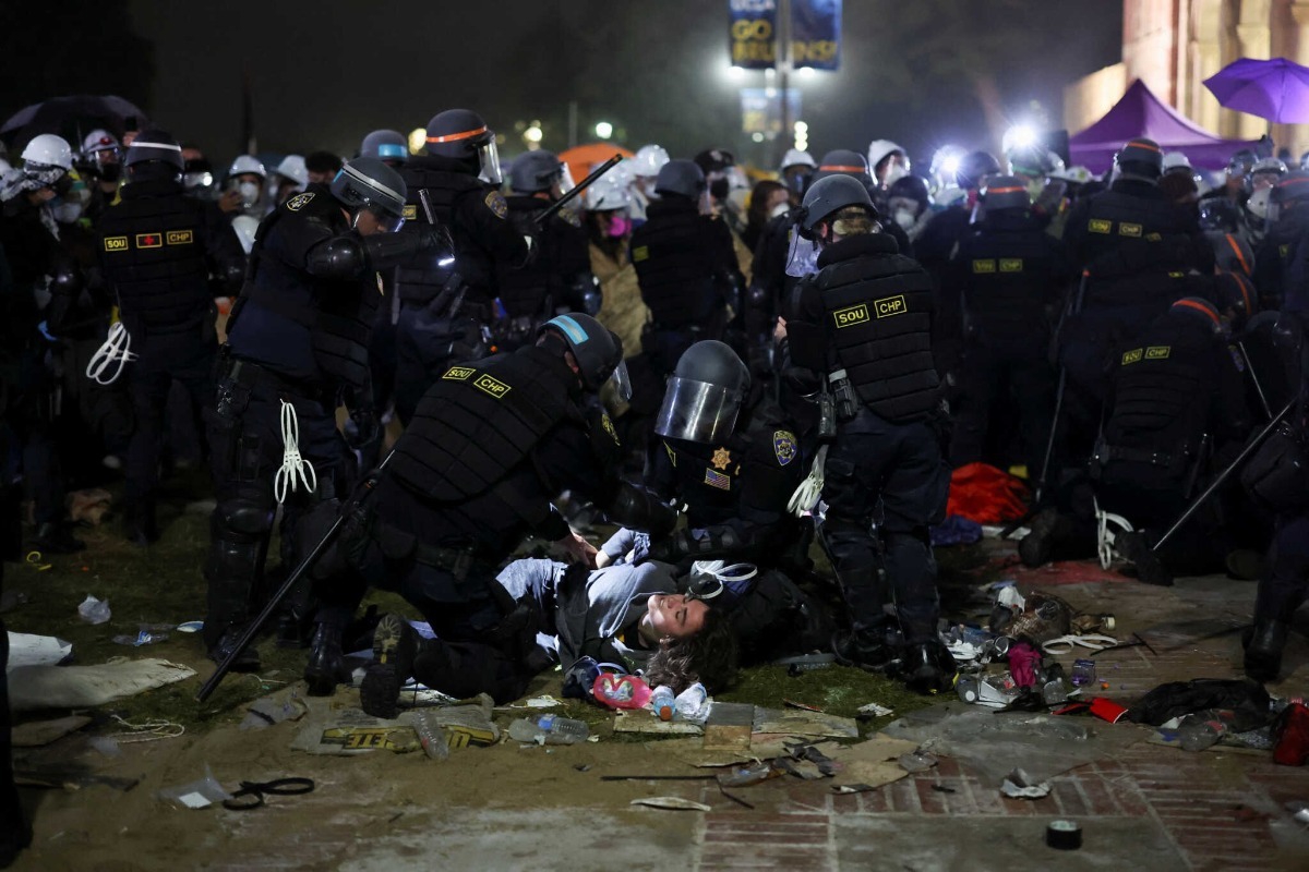 ΗΠΑ: Νέα επέμβαση της αστυνομίας στο UCLA εναντίον φιλοπαλαιστινίων διαδηλωτών