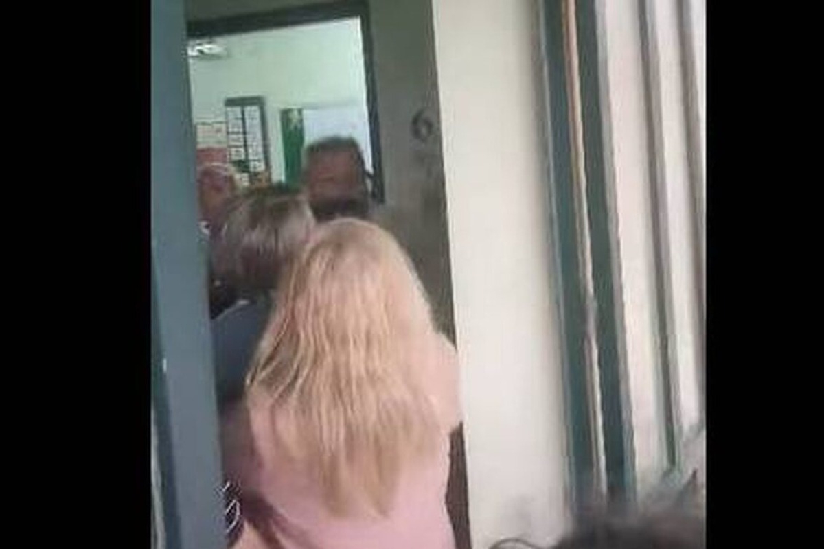 Ένταση και μαλλιοτραβήγματα σε εκλογικό τμήμα