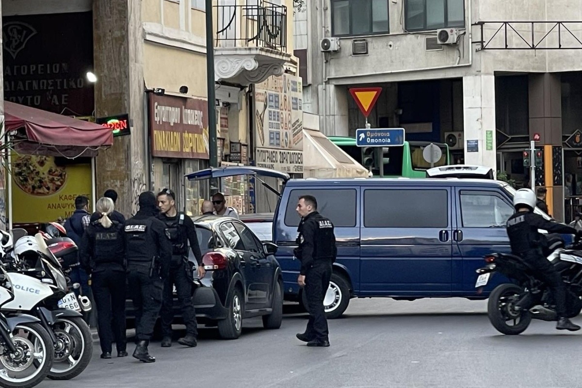 Η στιγμή της δολοφονίας του 61χρονου Βούλγαρου στην πλατεία Βάθης