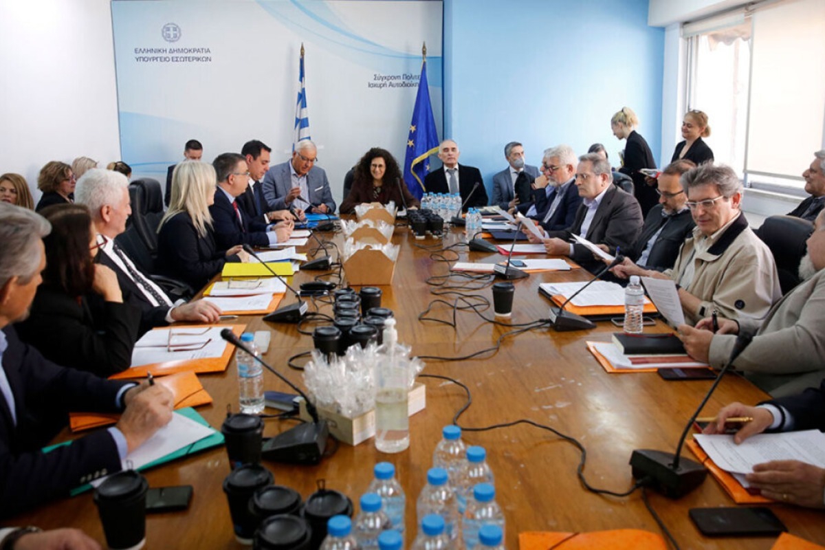 «Λευκός καπνός»: Τι αποφασίστηκε για το debate των πολιτικών αρχηγών