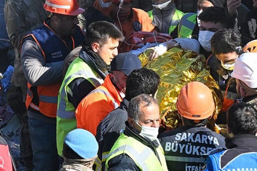 Ρίγη συγκίνησης για «αυτή που δεν πεθαίνει» ‑ Η 17χρονη που βγήκε ζωντανή μετά από 248 ώρες