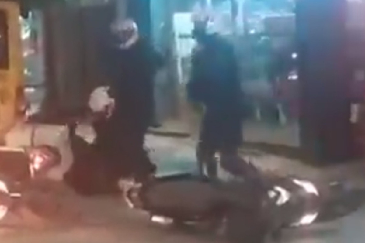 Έρευνα της ΕΛΑΣ για βίντεο που δείχνει αστυνομικούς να ξυλοκοπούν συλληφθέντα