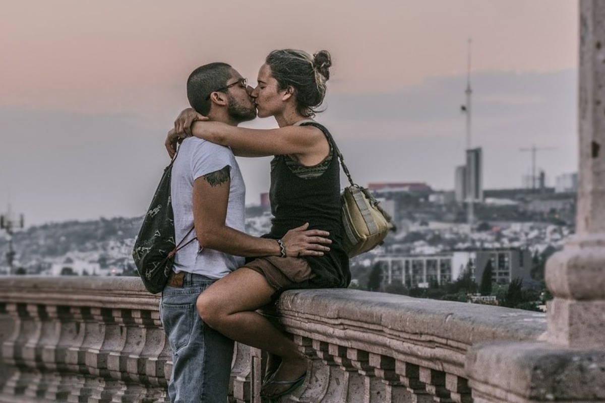 Σοκαριστική έρευνα: Αυξάνονται σύφιλη και βλεννόρροια, ύφεση στα κονδυλώματα