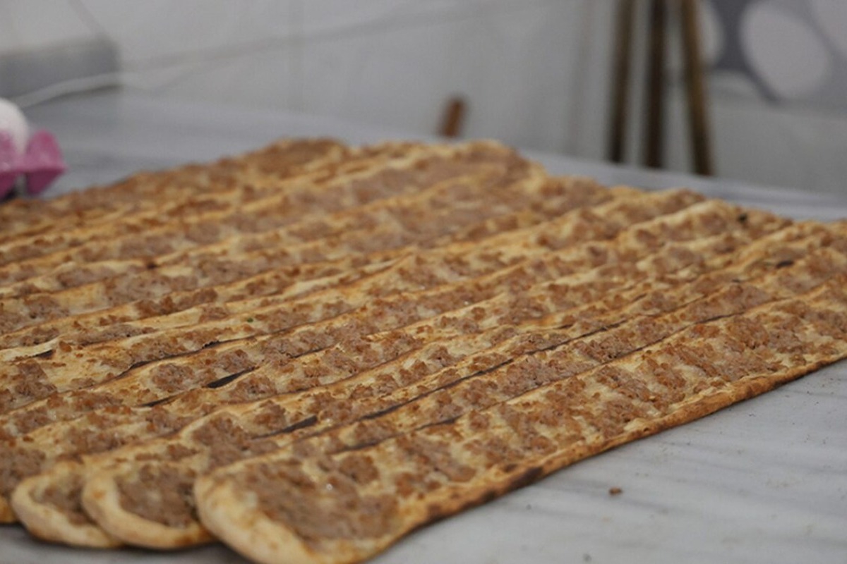 Μετά το μπακλαβά και το κοκορέτσι νέος ελληνοτουρκικός καυγάς για το ποντιακό ετλί εκμέκ