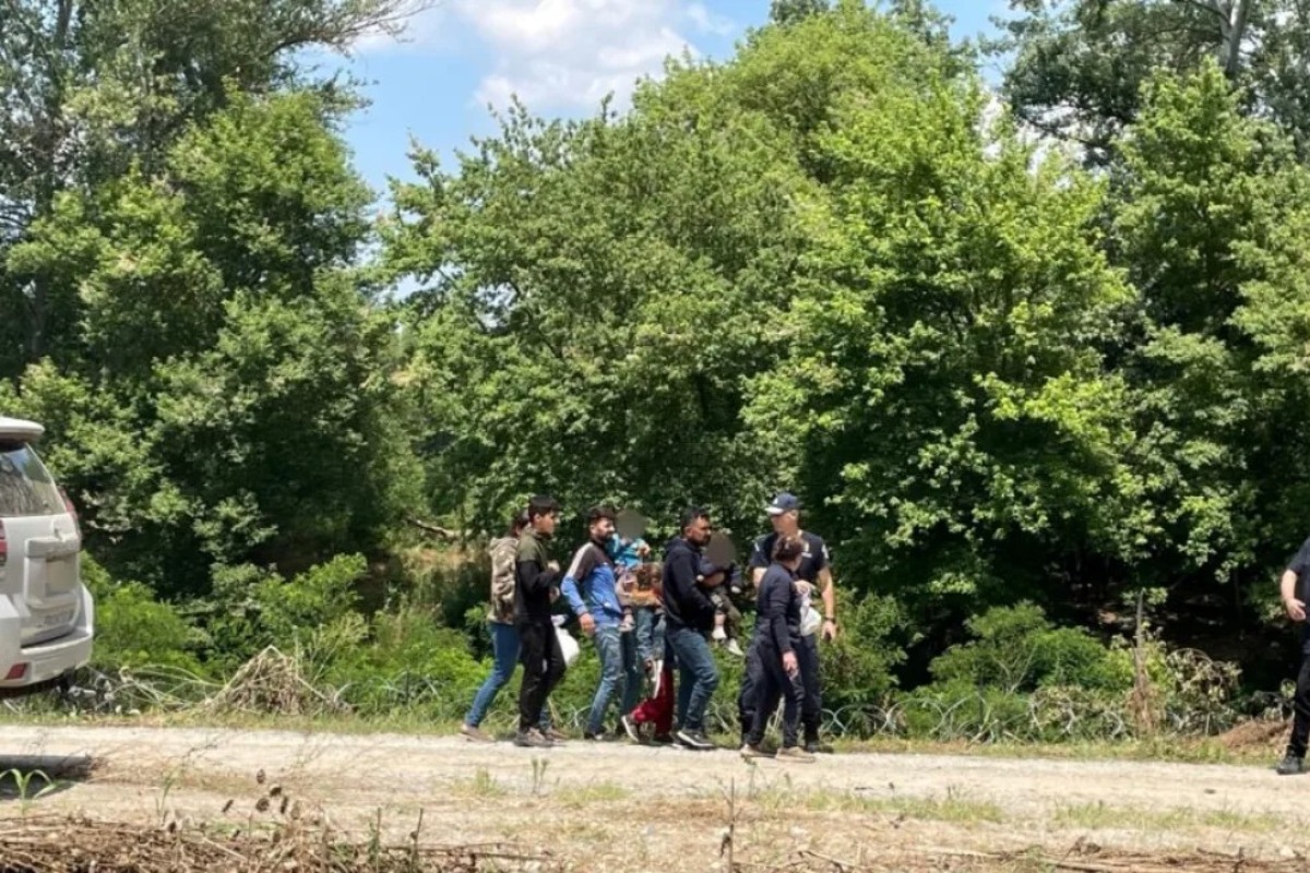 Έβρος: Απεγκλωβίστηκαν οι 145 μεταvάστες
