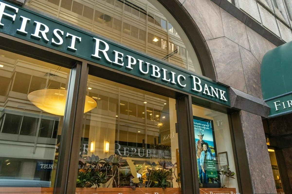 First Republic Bank: «Βόμβα» στις ΗΠΑ ‑ Κατέρρευσε η τράπεζα