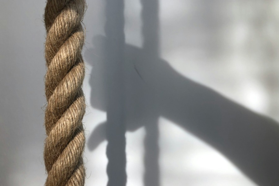 «Το πήρα απόφαση, εγκαταλείπω τη ζωή»: Το γράμμα που άφησε πίσω της η φοιτήτρια στην Πάτρα