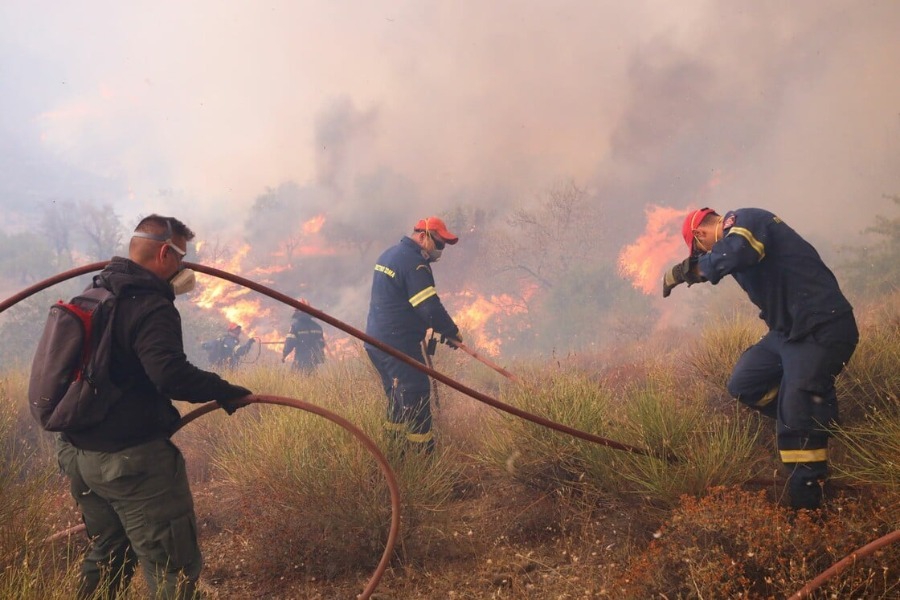 Σε πύρινο κλοιό η χώρα: Μήνυμα του 112 σε Πέλλα, Κιλκίς και Λάρισα