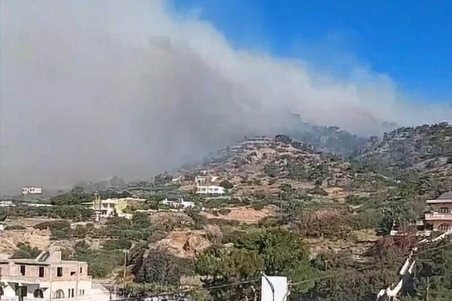 Μεγάλη φωτιά στην Ιεράπετρα: Συναγερμός στην Πυροσβεστική