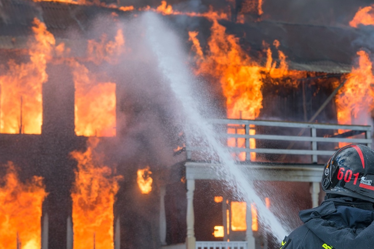 Κάηκε το πατρικό σπίτι διάσημης σταρ ανήμερα των Χριστουγέννων