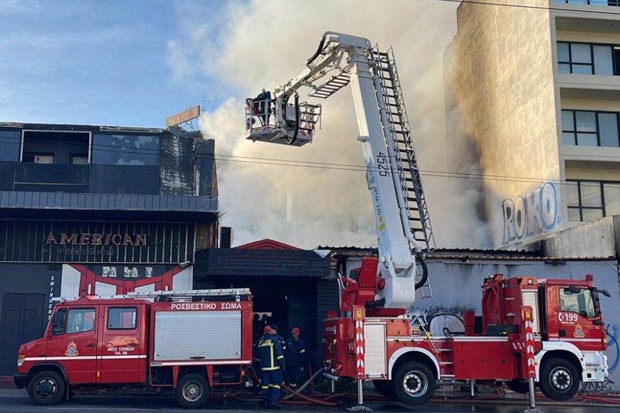 Φωτιά σε νυχτερινό μαγαζί στο Γκάζι
