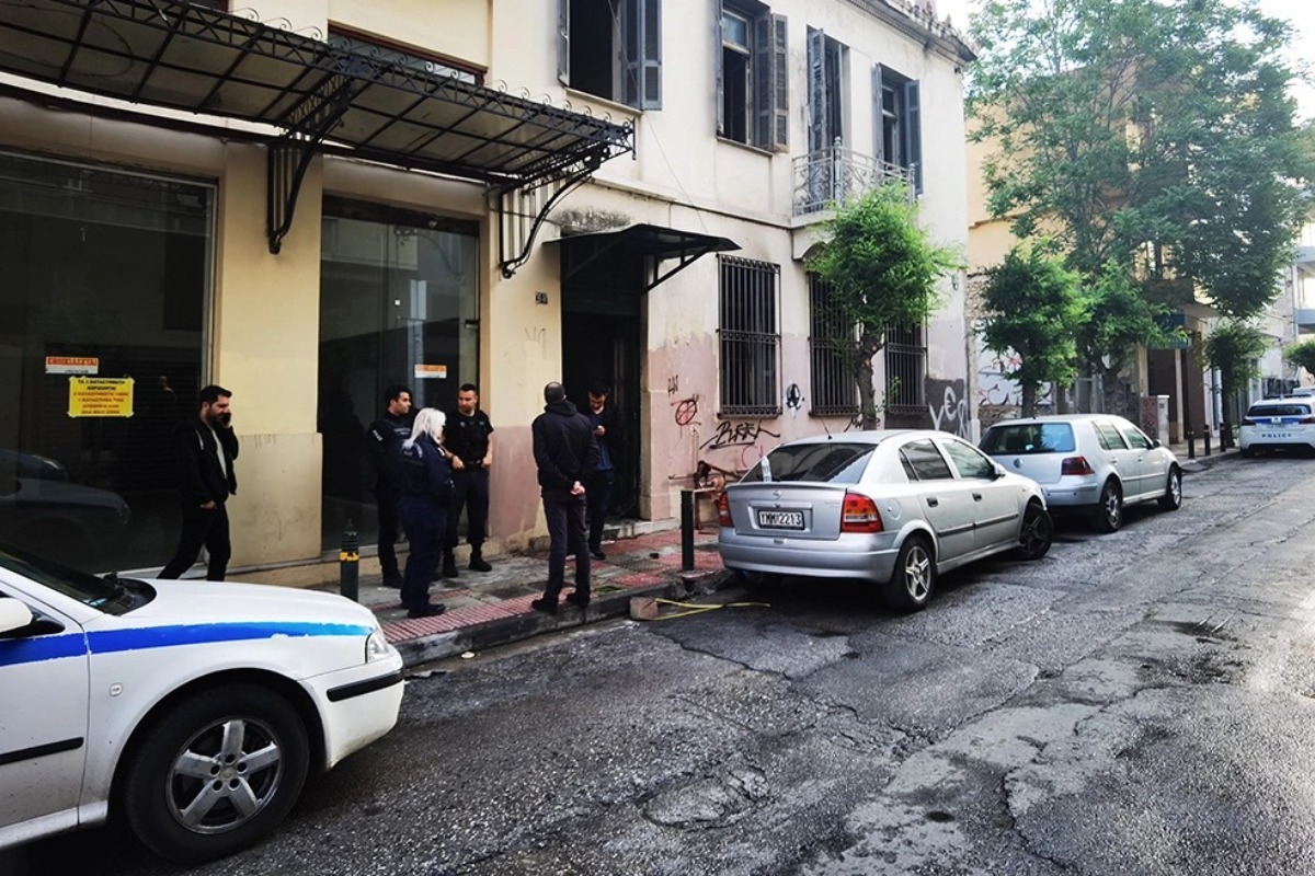 Θρίλερ: Νεκρός από φωτιά σε κτίριο στο Μεταξουργείο