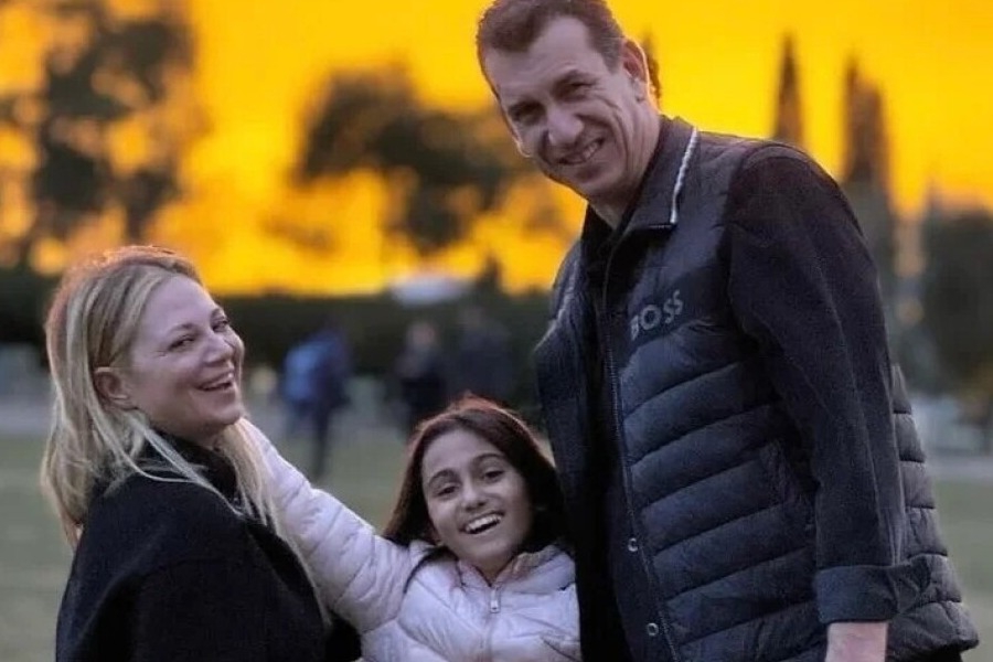 Η αξιοπρεπέστατη απάντηση του Νάσου Γαλακτερού στον ρατσιστικό σάλο που ξέσπασε για την κόρη του