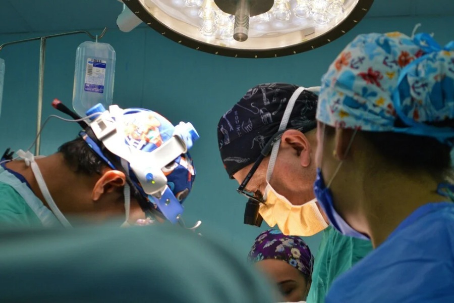 Κρήτη: Αφησαν γάζα μέσα σε γυναίκα κατά την καισαρική τομή και έπαθε διάτρηση εντέρου