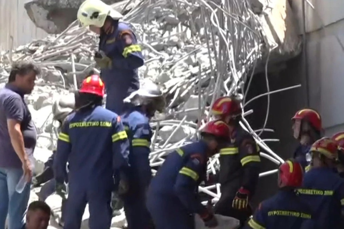 Κατάρρευση γέφυρας στην Πάτρα: Ένας vεκρός και 8 τραυματiες