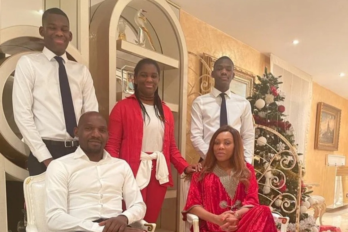 Πασίγνωστος πρώην ποδοσφαιριστής ζητά διαζύγιο γιατί τα παιδιά δεν είναι δικά του!