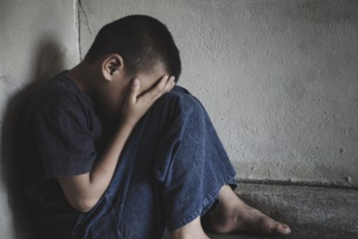 Φρίκη στην Κρήτη: Βίαζε και εξέδιδε τον γιο της συντρόφου του ‑ Πώς αποκαλύφθηκε