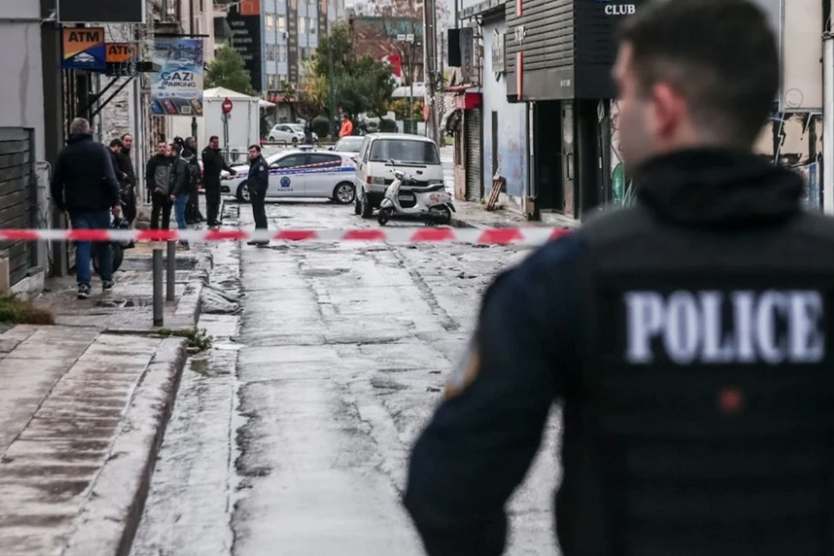 Μάχη για τη ζωή του δίνει ο ένας εκ των δύο αδελφών που δέχθηκαν πυροβολισμούς έξω από κλαμπ στο Γκάζι