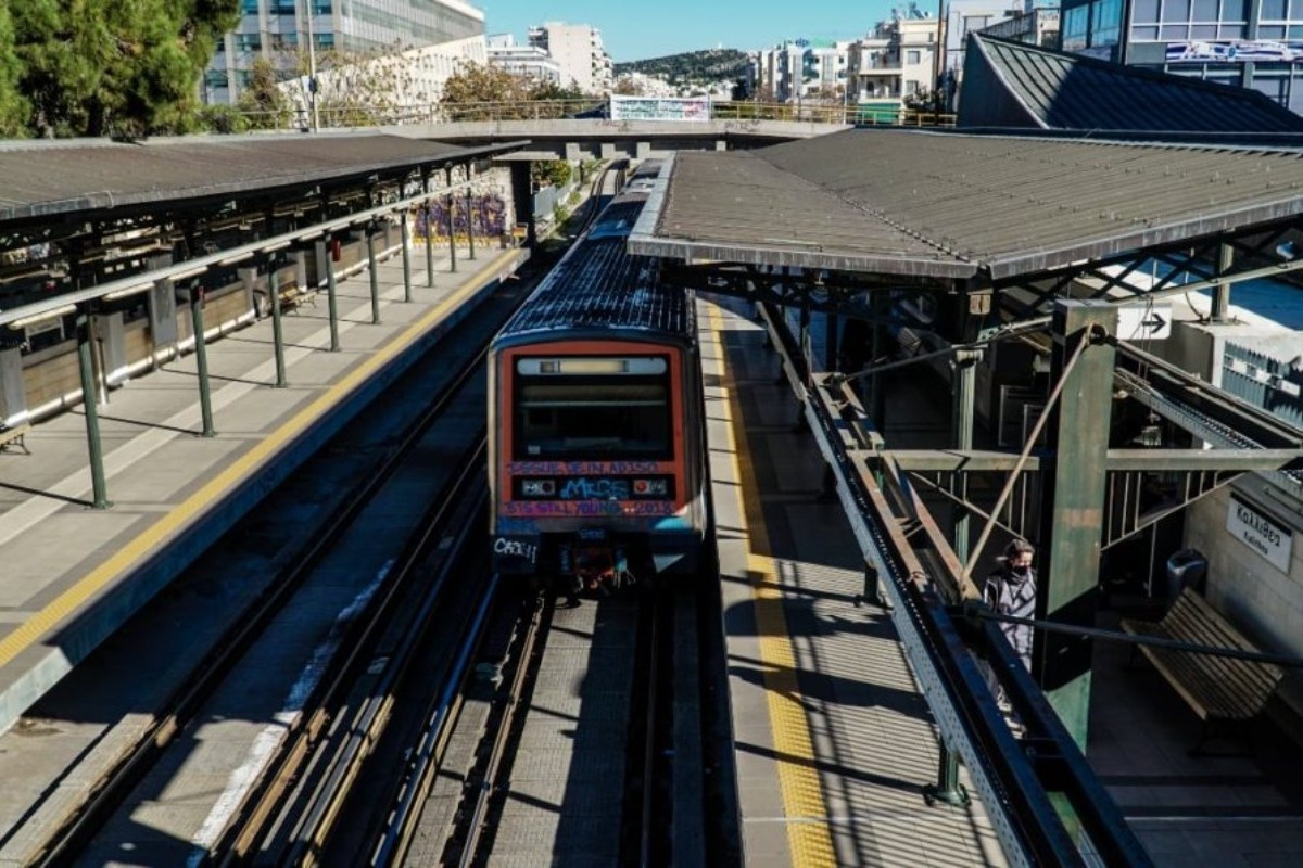 Καλλιθέα: Νεκρός ανασύρθηκε άνδρας που έπεσε στις γραμμές του ΗΣΑΠ