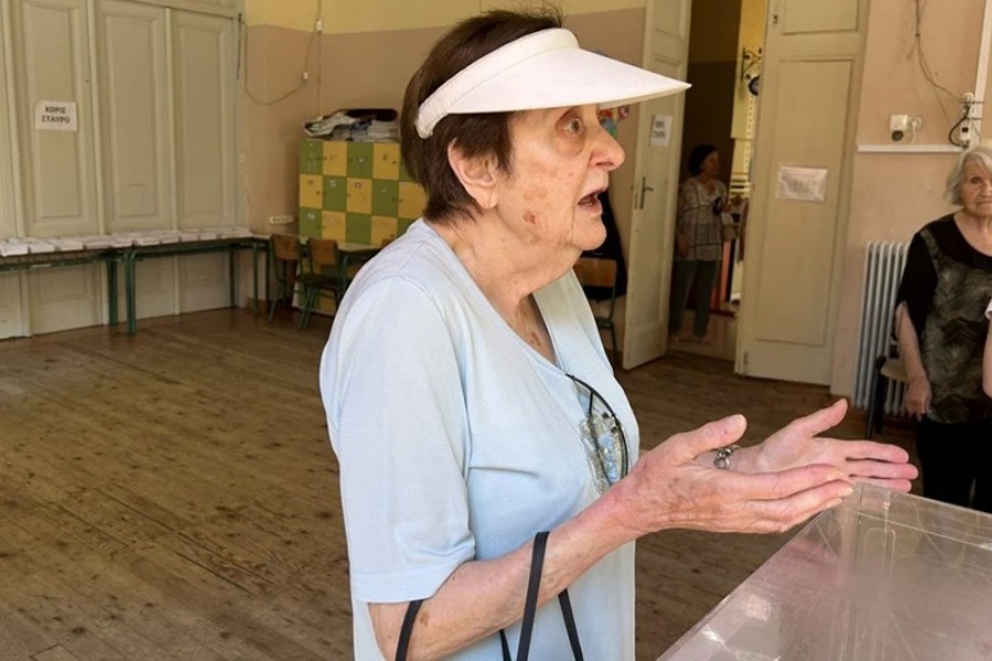 Έσκισαν τον φάκελο με την ψήφο της: Σάστισε γιατί ψήφιζε εκεί για χρόνια