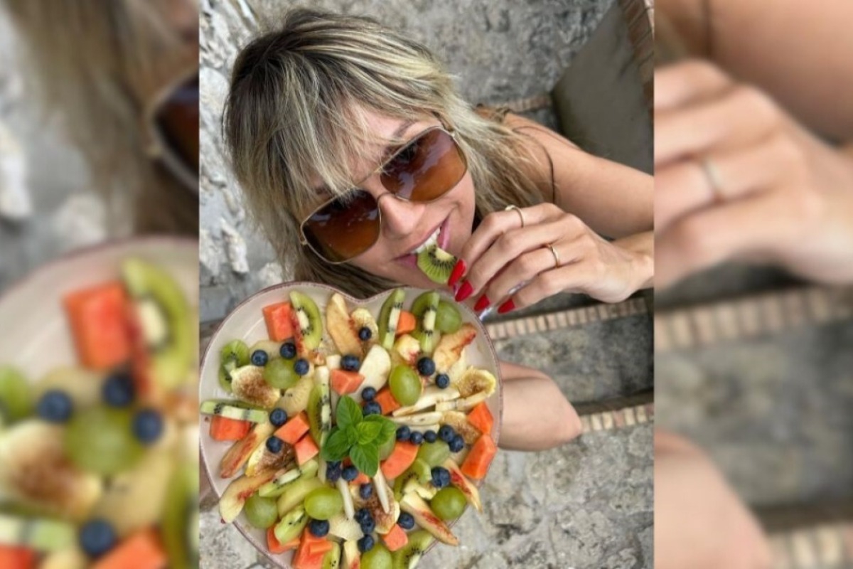 Χάιντι Κλουμ: Σερβίρει φρούτα με αποκαλυπτικό μαγιό