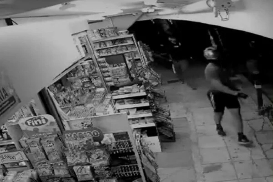 Νέα Φιλαδέλφεια: Βίντεο ντοκουμέντο με τους χούλιγκανς να περπατάνε ανενόχλητοι