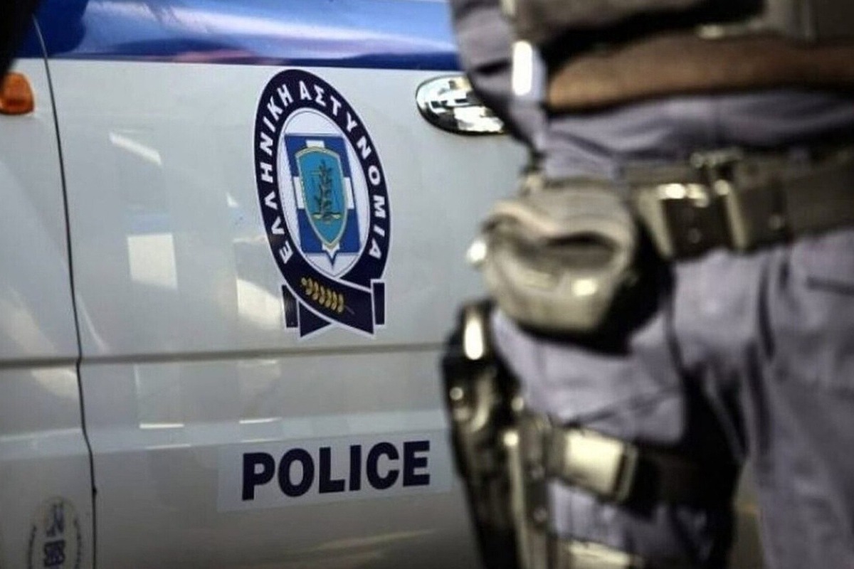 Περιστέρι: Αστυνομικός εκτός υπηρεσίας έπιασε επ` αυτοφώρω 74χρονο να θωπεύει ανήλικο