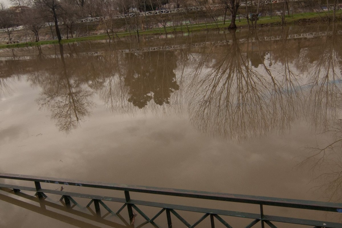 Έσπασε ο Πηνειός: Εκκενώνονται Βρυότοπος και Αμπελώνας