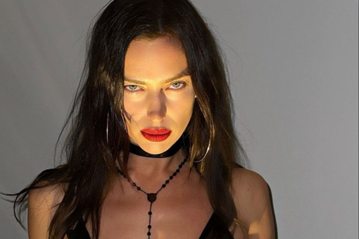 Η Ιρίνα Σάικ ξέρει να τραβά όλα τα βλέμματα πάνω της