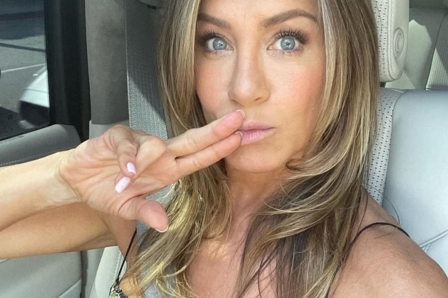 Η Jennifer Aniston έκοψε τα μαλλιά της και το ίντερνετ τρελαίνεται