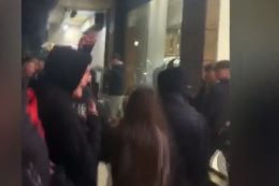 Σοκ: Καβγάς κοριτσιών σε live μετάδοση στο Tik Tok