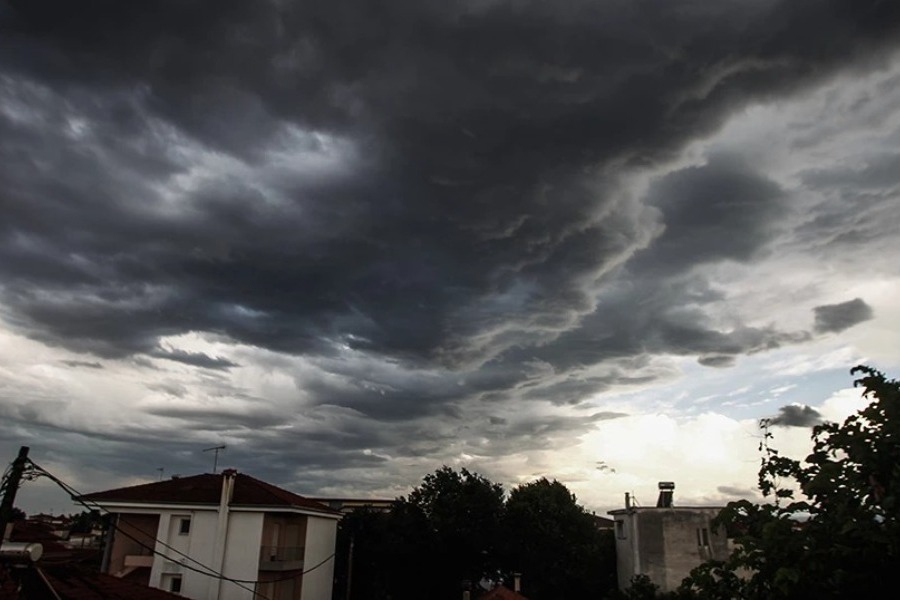 Καιρός – Τσατραφύλλιας: Ποιες περιοχές θα πληγούν από τις ισχυρές καταιγίδες την Κυριακή το βράδυ