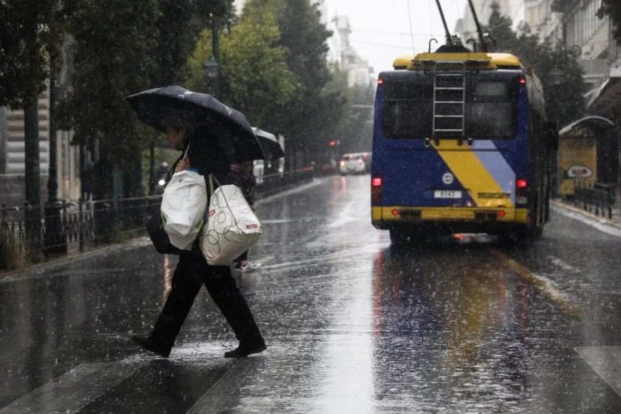 Κακοκαιρία με βροχές, καταιγίδες και χιόνια από αύριο