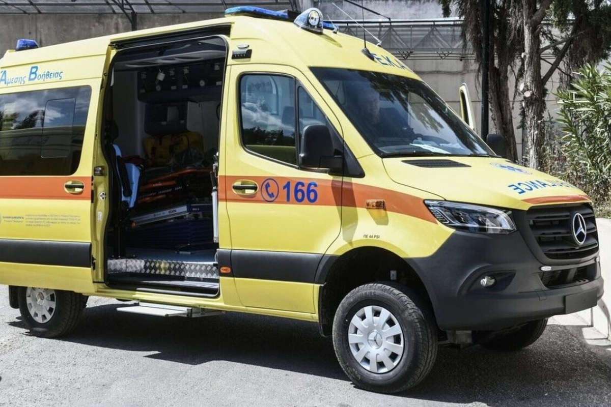 Βόλος: Αγωνία για τον 6χρονο που παρασύρθηκε από λεωφορείο ‑ Δίνει «μάχη» σε σοβαρή κατάσταση