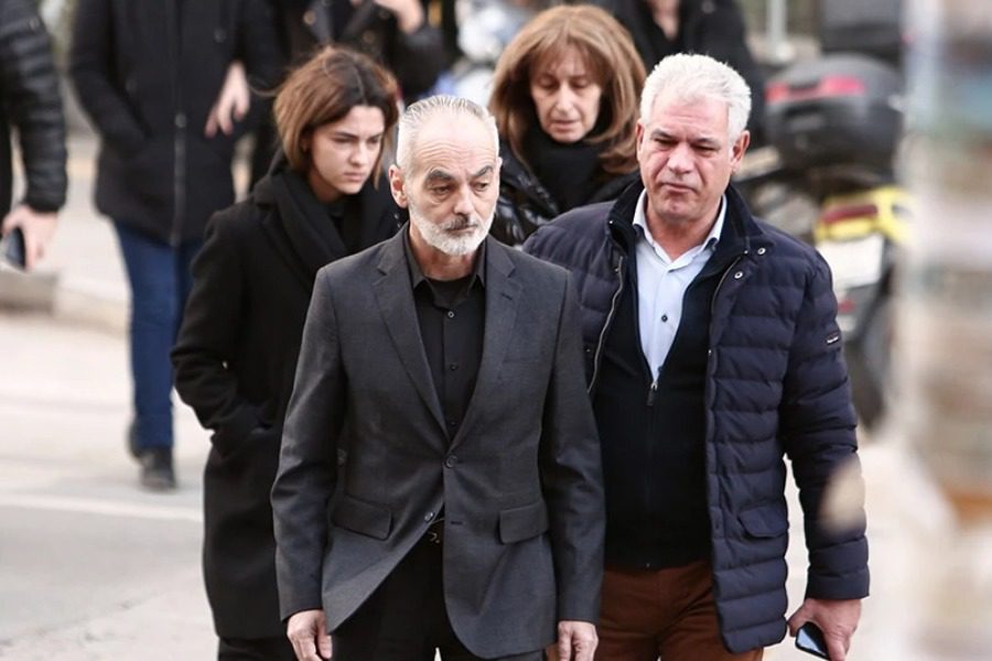 Ολιγοήμερη διακοπή στη δίκη του Αλκη Καμπανού: Συνθήματα στη μνήμη του αδικοχαμένου 19χρονου