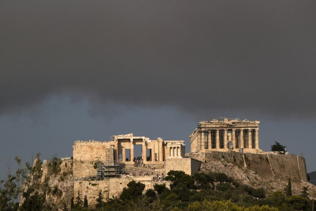 Επικίνδυνα σωματίδια στην ατμόσφαιρα της Αττικής: Οδηγίες προστασίας από τους καπνούς