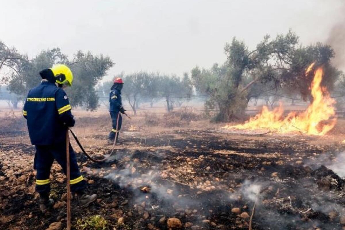 Υπ. Υγείας: Μέτρα για την αποφυγή εισπνοής καπνού και στάχτης από πυρκαγιά