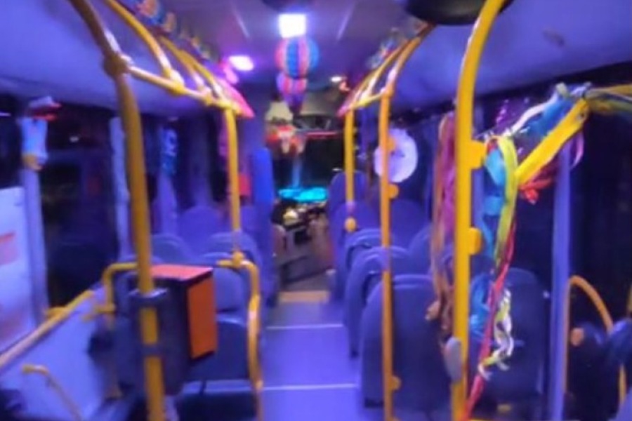 Θεσσαλονίκη: Λεωφορείο εκτελεί... καρναβαλικές διαδρομές