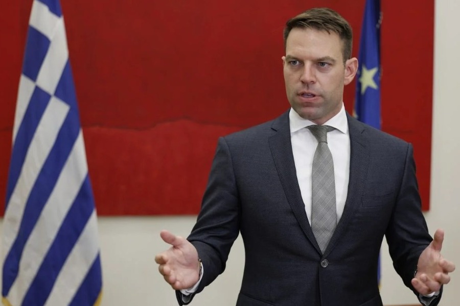 Κατατέθηκε η πρόταση νόμου του ΣΥΡΙΖΑ για την άρση των διακρίσεων για τα ομόφυλα ζευγάρια – Τι προβλέπει για γάμο και τεκνοθεσία