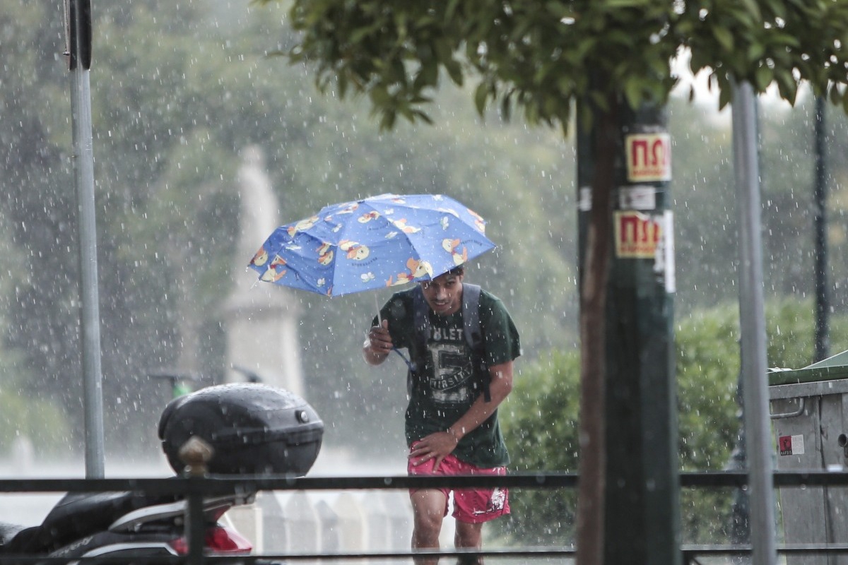 Καιρός: SOS για σφοδρές βροχοπτώσεις και καταιγίδες τις επόμενες ώρες