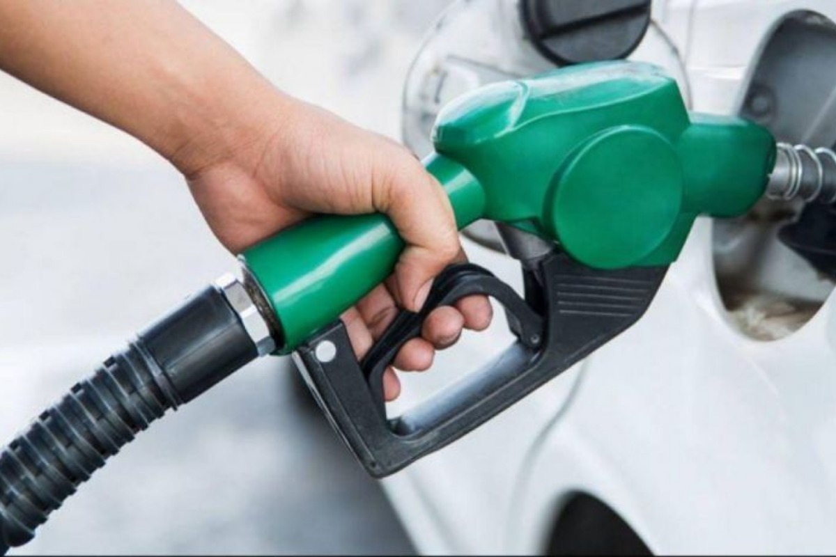 Ανω κάτω οι τιμές των καυσίμων ‑ Πόσο θα πληρώσουμε τη βενζίνη το Πάσχα
