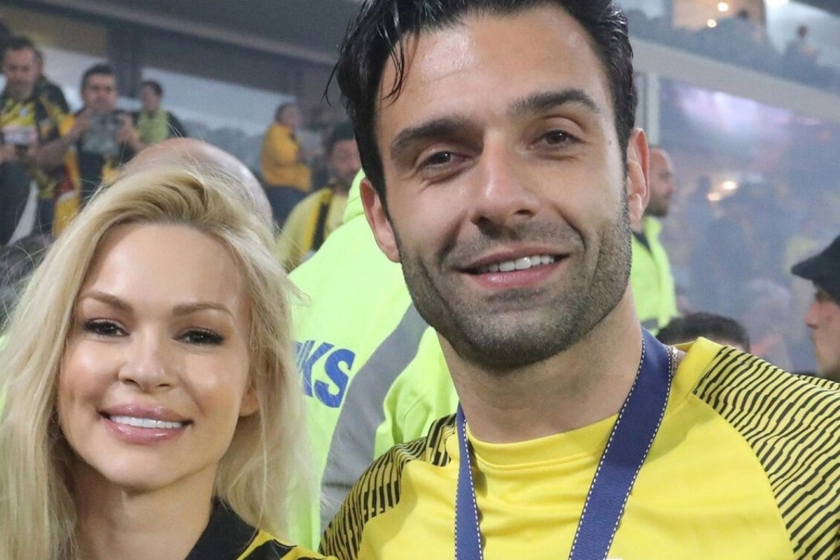 Έγκυος η Βίκυ Κάβουρα