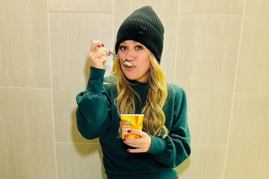 Η Kelly Clarkson αποκάλυψε το bullying που βίωσε σε τηλεοπτικό show